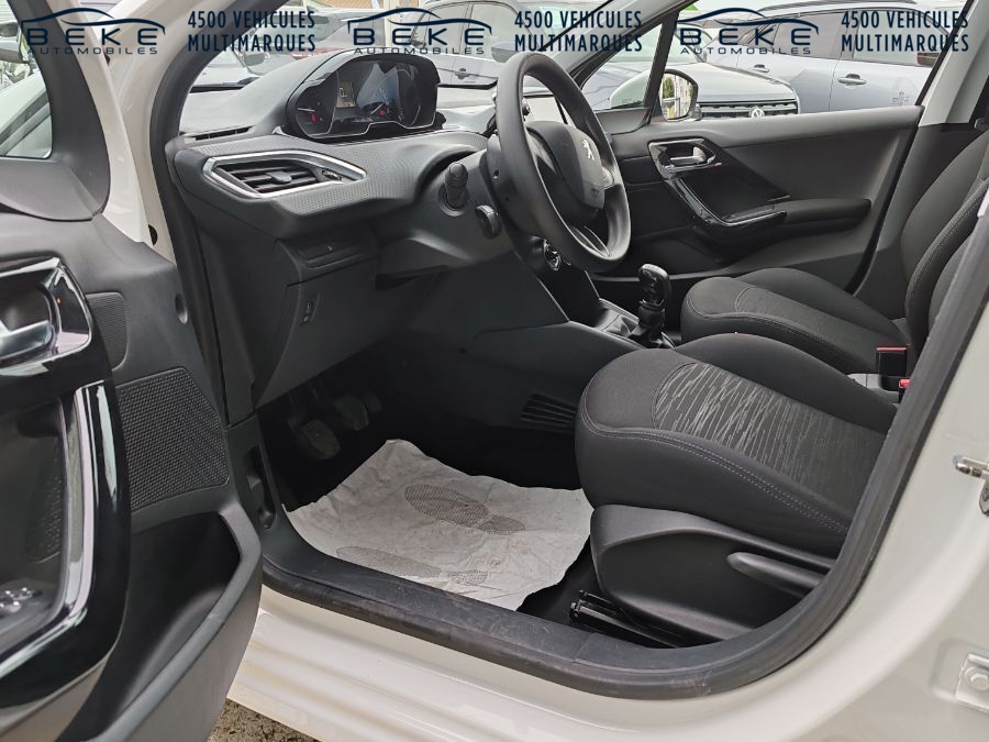 PEUGEOT 208 STE 6000€ HT - BLUEHDI 100 S&S PREMIUM PACK