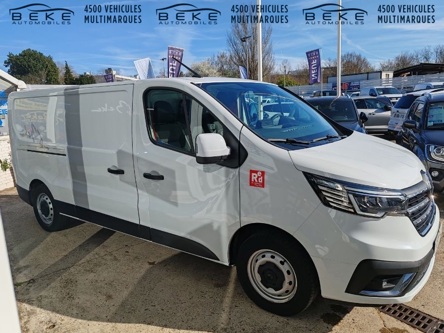 RENAULT TRAFIC 21700€ HT - 2,0 DCI 150 EDC L2H1 RED