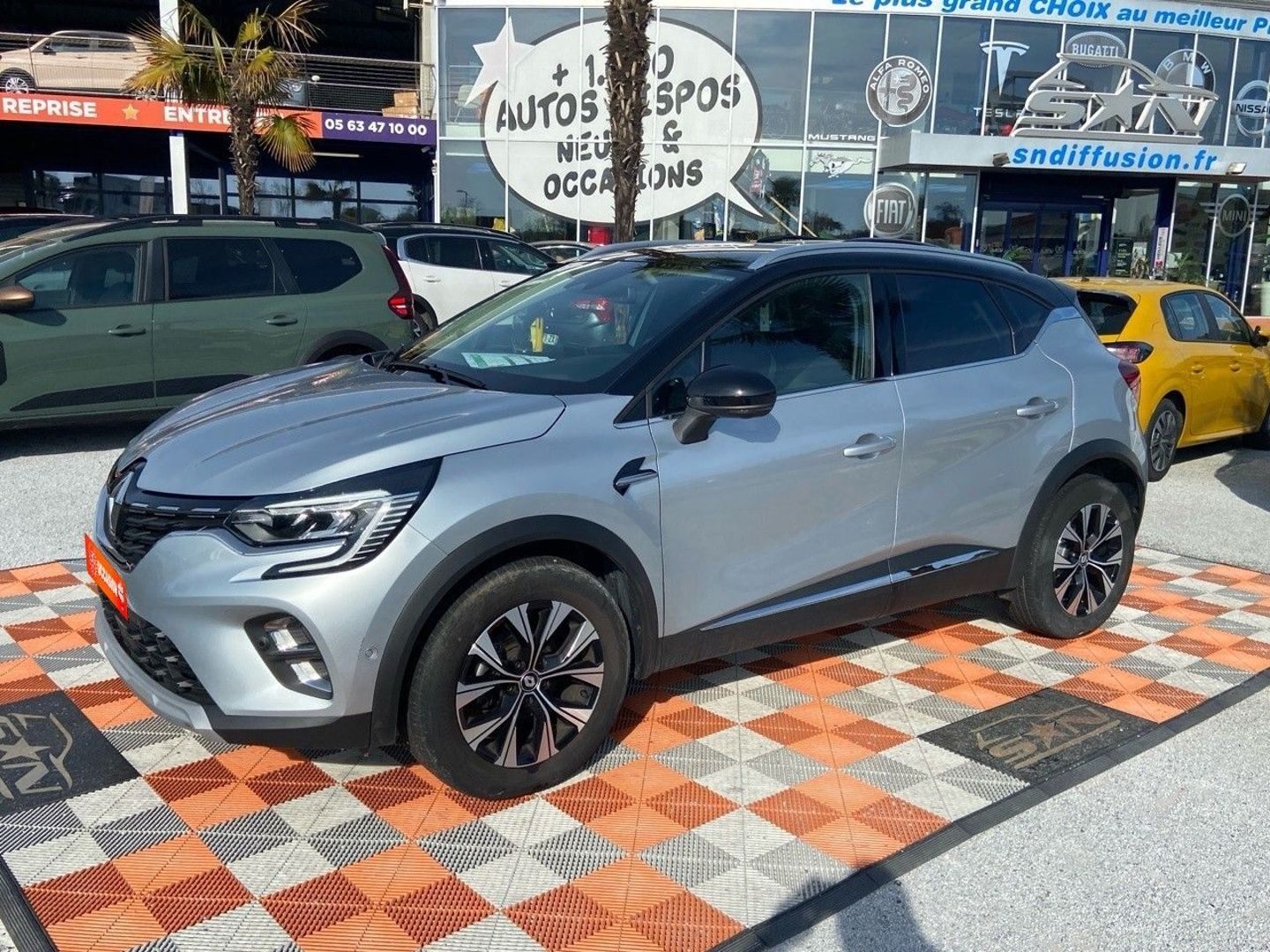 RENAULT CAPTUR TCe 90 BV6 TECHNO GPS 9.3" Caméra 360° Barres de Toit