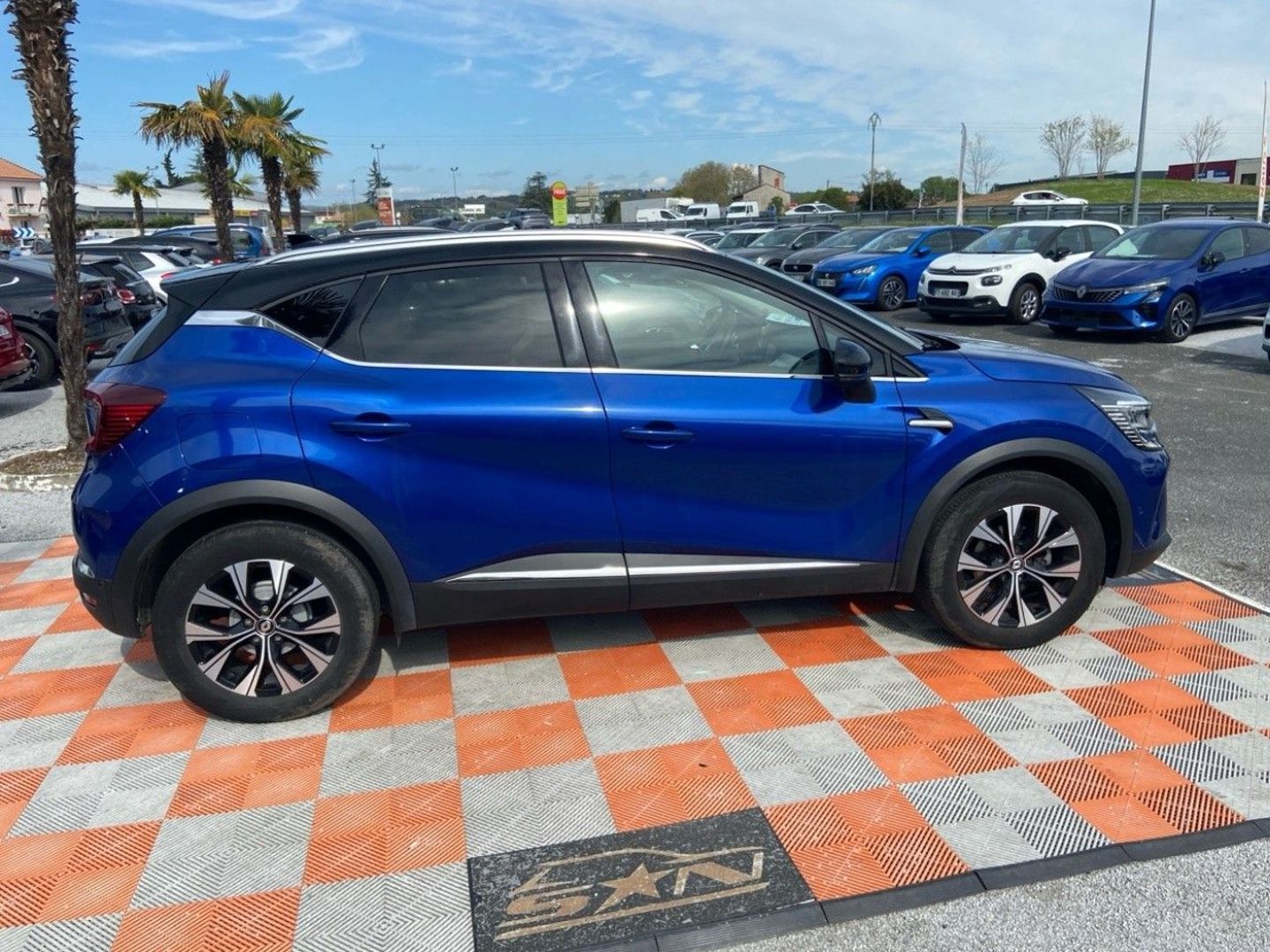 RENAULT CAPTUR - TCe 90 BV6 TECHNO GPS 9.3" Caméra 360° Barres de Toit
