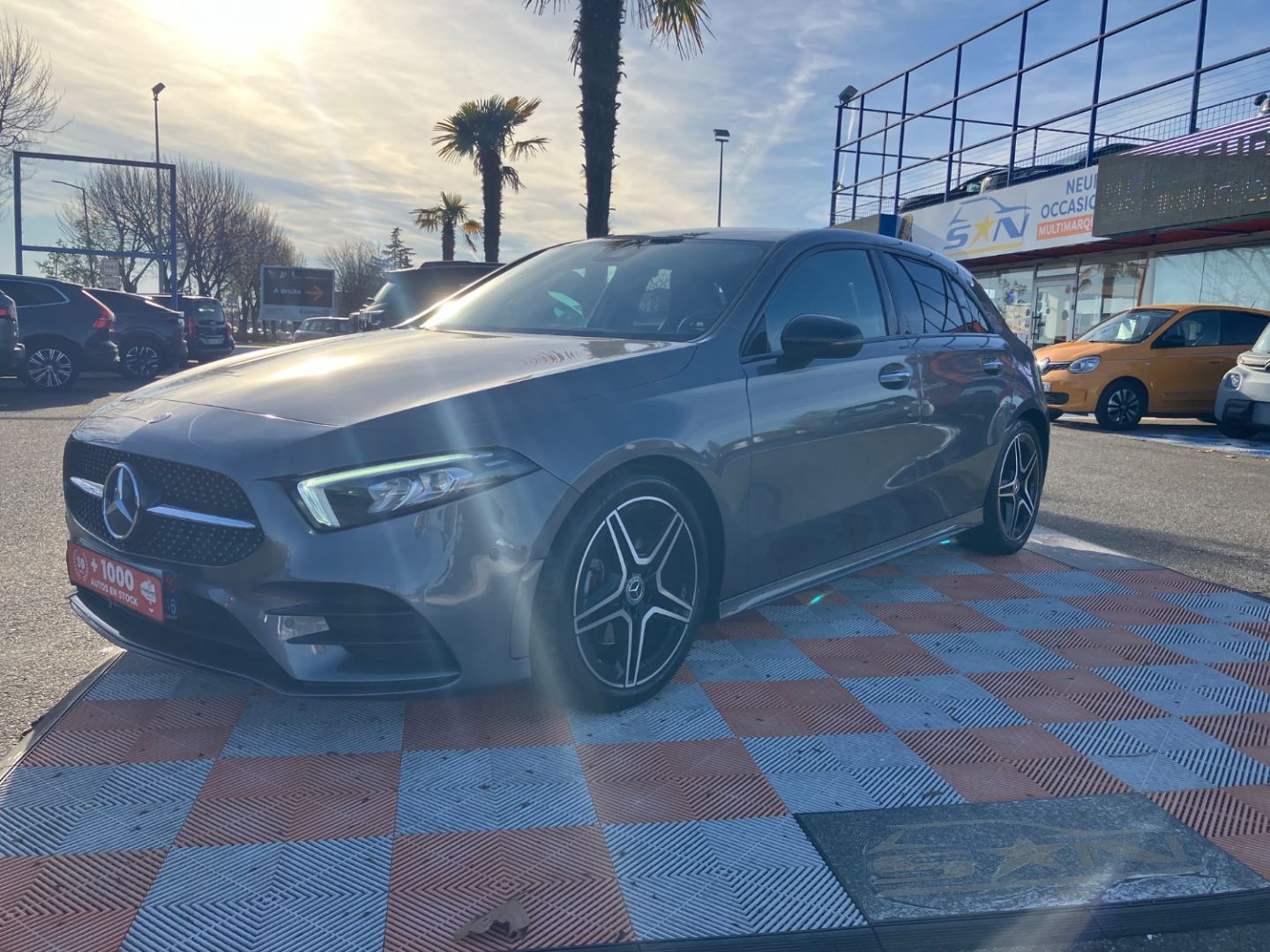 MERCEDES-BENZ CLASSE A 180 D 7G-DCT AMG LINE Full LED GPS Caméra Pack Premium